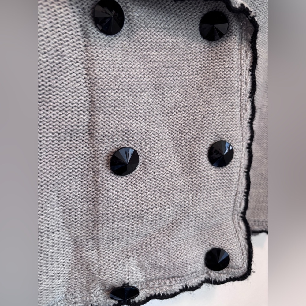 Grey cropped double breasted cardigan with black trim - Picture 4 of 6